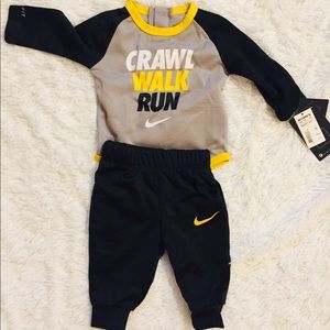 NIKE BABY 2 PIECE SET - BLACK, GREY, YELLOW - 6 M